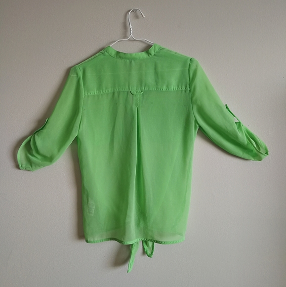 ❤️[3/$35] DYNAMITE Lime Green Sheer Tie Blouse - Picture 2 of 8